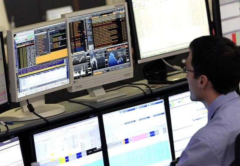 alliancebernstein-stock-rises-merger-impact-33d5