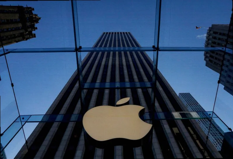 apple-hires-google-executive-head-941e