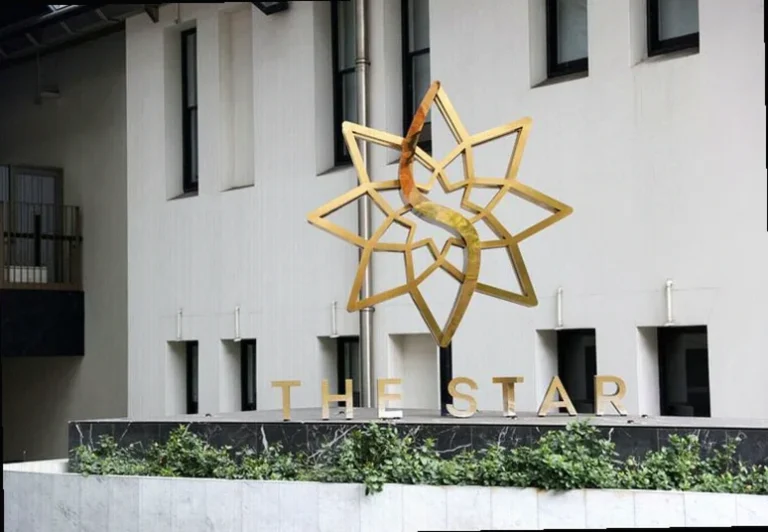 australia-star-entertainment-inks-390-a40f