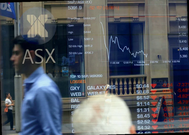 australia-stocks-lower-close-trade-7cd8