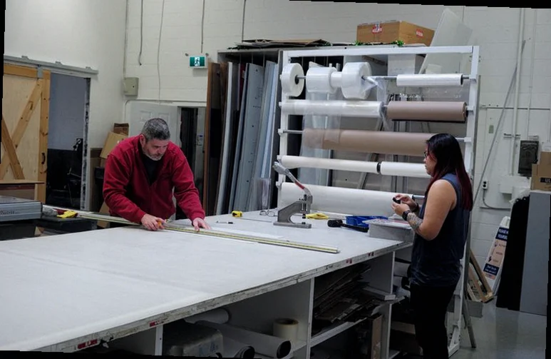 canada-tariff-frontline-business-stalls-9bbc