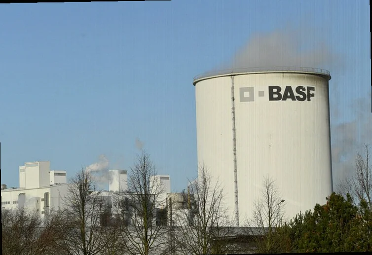 deutsche-bank-reshuffles-european-chemicals-30f4