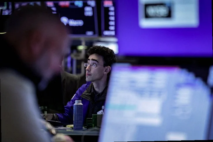 dividend-funds-draw-strong-flows-483f