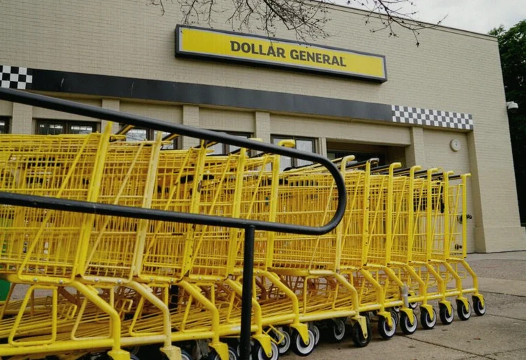 dollar-general-names-retail-veteran-c355
