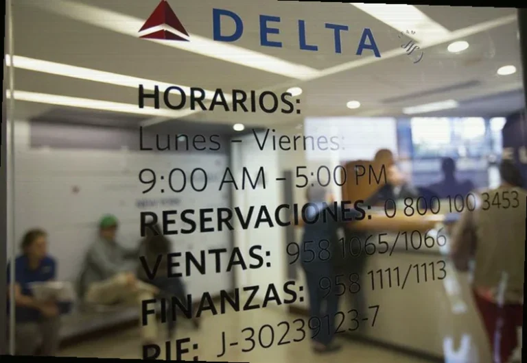 factbox-airlines-cancel-more-flights-2ce7