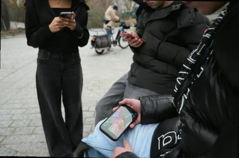 factbox-australia-europe-countries-move-423b