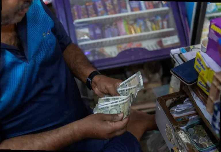 india-rupee-recovery-fades-corporates-1fd1