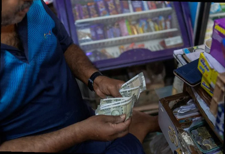 india-rupee-recovery-fades-corporates-1fd1