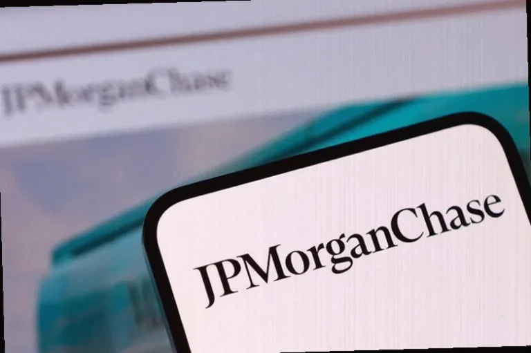 investors-move-back-cash-2022-2fb4