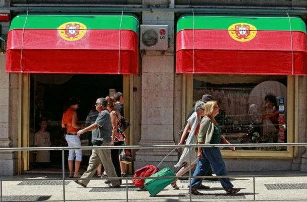 portugal-stocks-higher-close-trade-7588