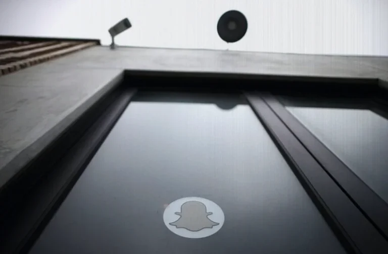 snap-stock-jumps-after-activist-5eff