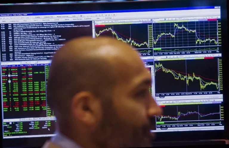 softwareone-2025-revenue-climbs-crayon-3c21