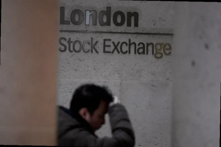 stocks-higher-close-trade-investing-b7d1