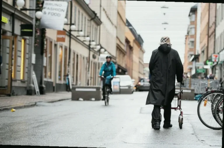 sweden-stocks-higher-close-trade-e266