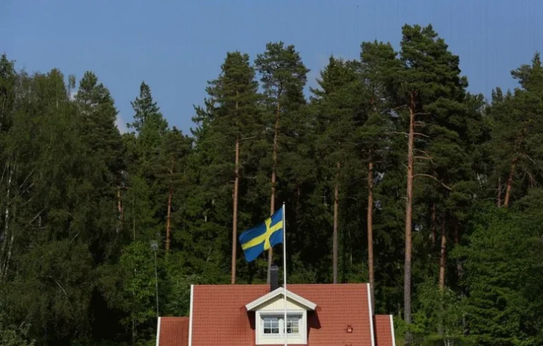 sweden-stocks-lower-close-trade-0ec5