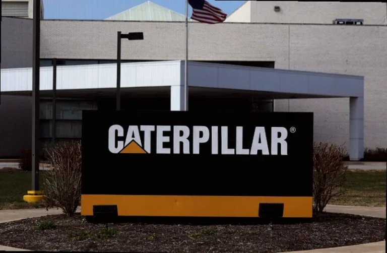 trump-calls-john-deere-case-b902