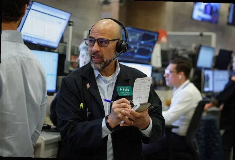 wall-opens-lower-mideast-escalation-5665