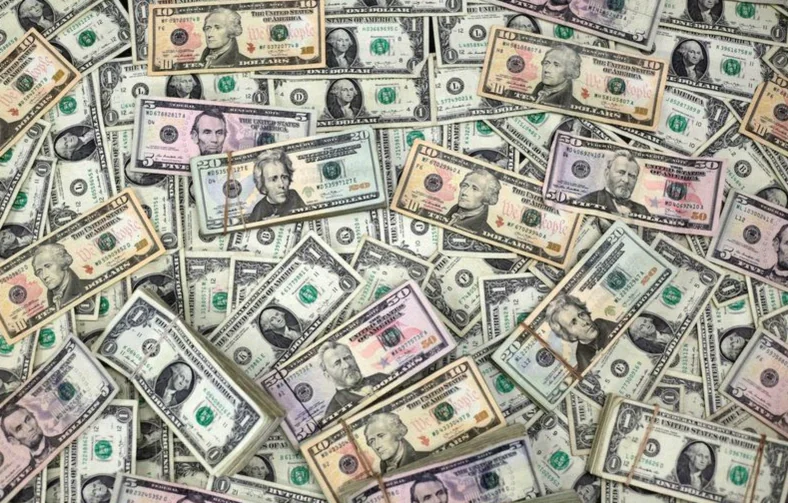 what-companies-doing-cash-8080