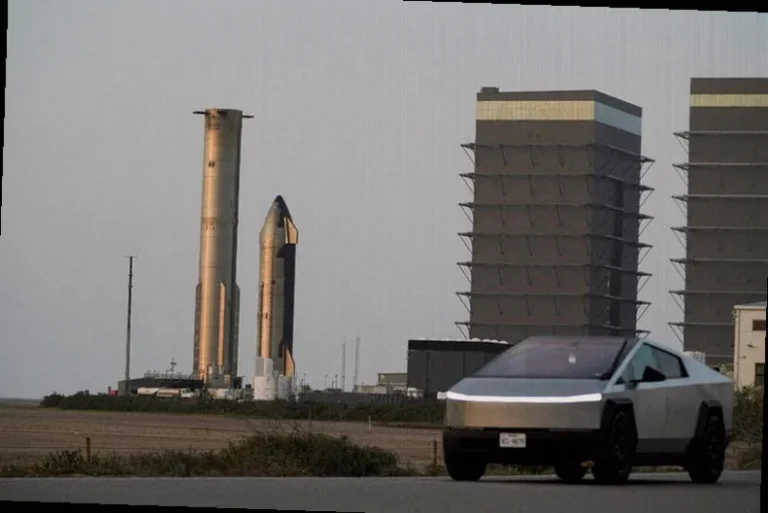 analysis-math-works-trillion-spacex-b85c