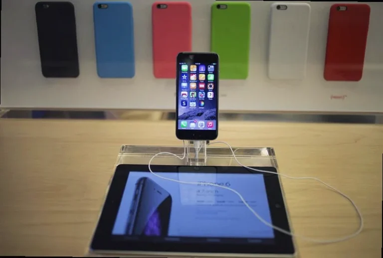 apple-stock-dips-foldable-iphone-488d