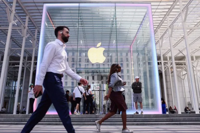 apple-year-journey-garage-tech-4ce2