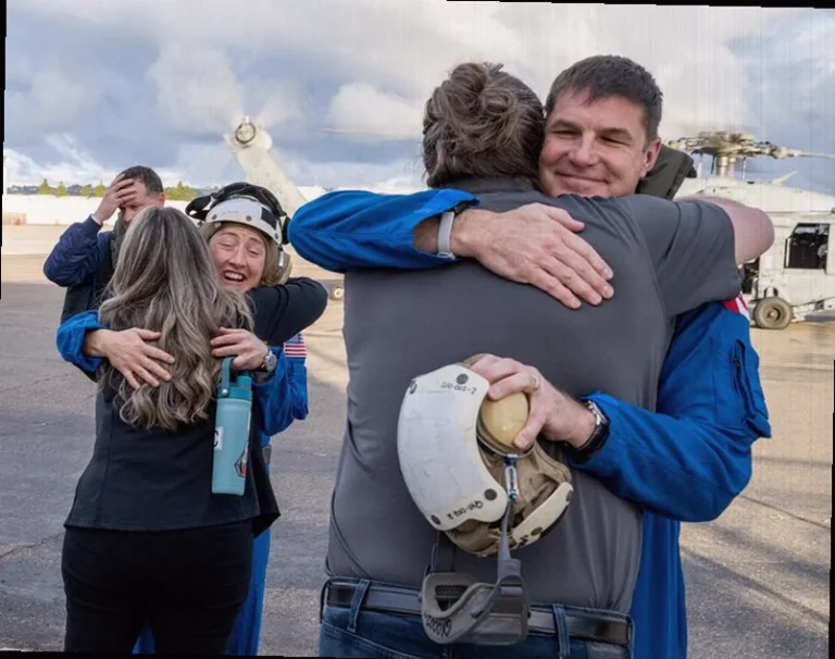 artemis-astronauts-safely-back-earth-75f0