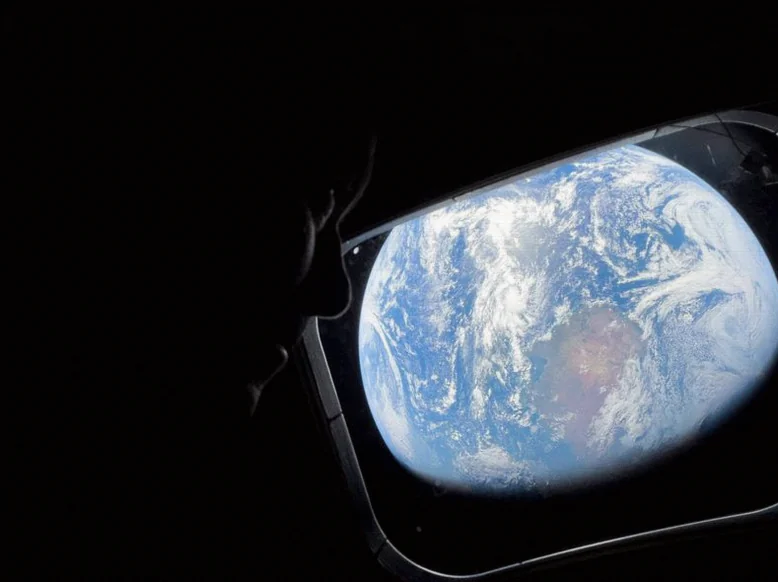 artemis-crew-reaches-moon-approaches-ec3f