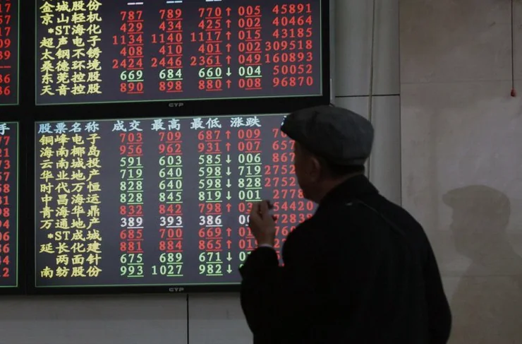 asia-stocks-dip-trump-flags-9672