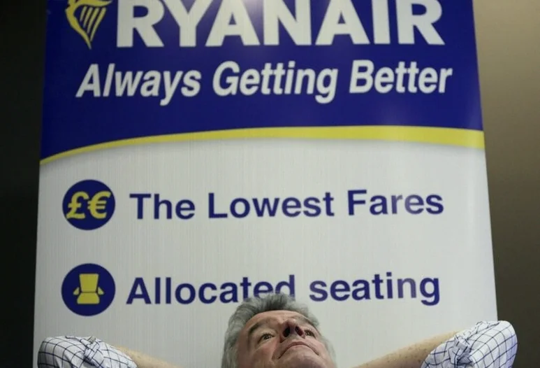 bernstein-upgrades-ryanair-cuts-easyjet-a6f1