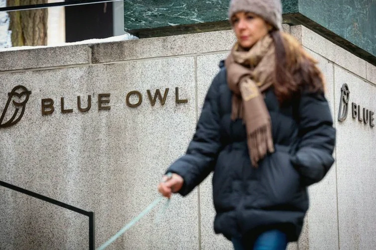 blue-owl-limits-withdrawals-two-3e87