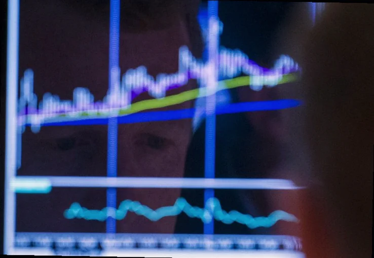 canada-stocks-higher-close-trade-17a6