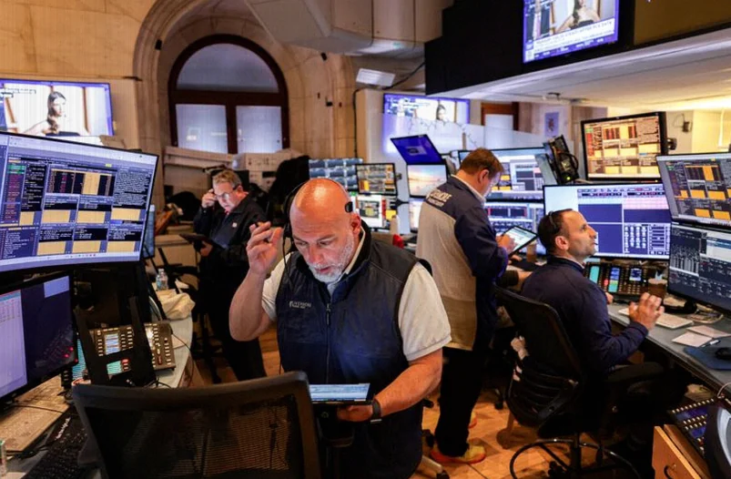 canada-stocks-higher-close-trade-1dd8