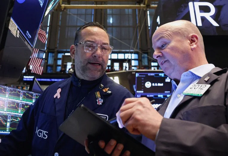 canada-stocks-higher-close-trade-5b6c