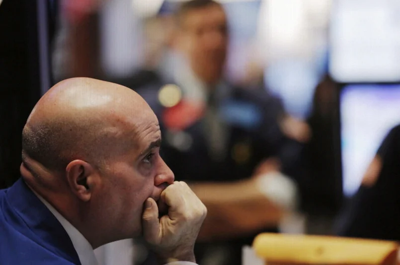 canada-stocks-lower-close-trade-4c07