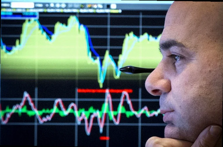 canada-stocks-lower-close-trade-8fab