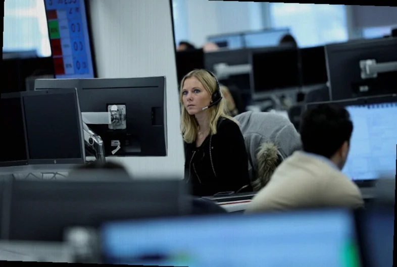 canada-stocks-lower-close-trade-d235