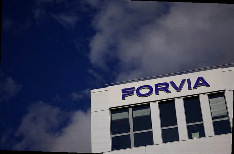 car-parts-group-forvia-sales-309c