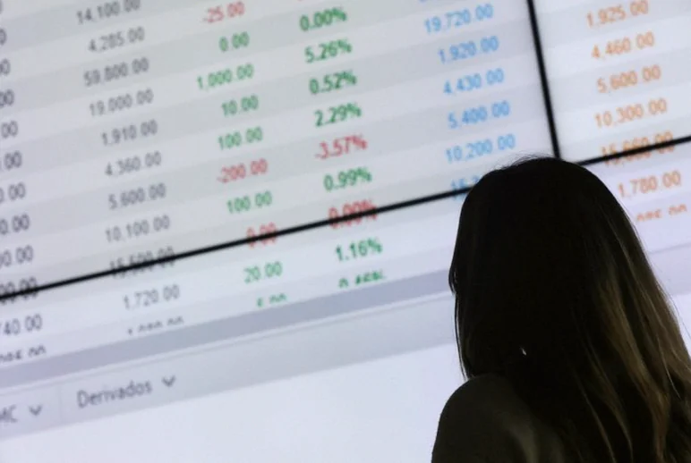 colombia-stocks-lower-close-trade-4e74