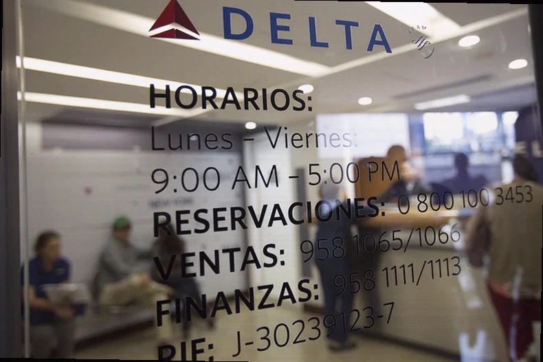 delta-air-lines-constellation-brands-b6b2