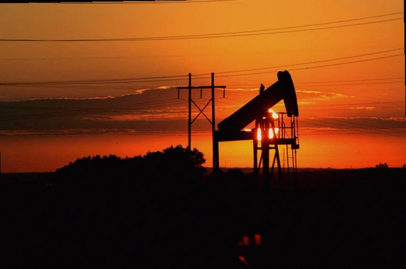 delta-raises-checked-bag-fees-e92e