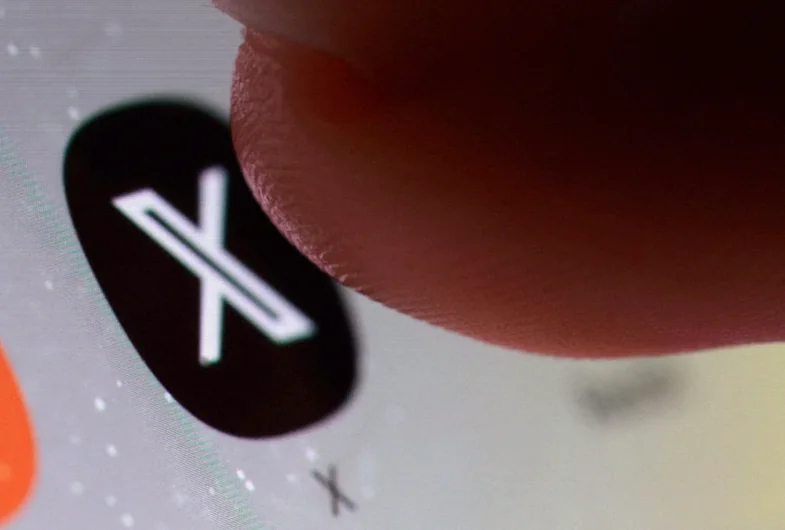 down-thousands-users-downdetector-shows-e300