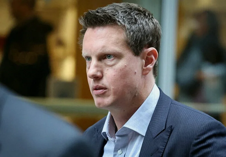 ellison-takes-paramount-warner-bros-879b