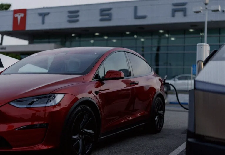 ends-probe-tesla-model-vehicles-846b