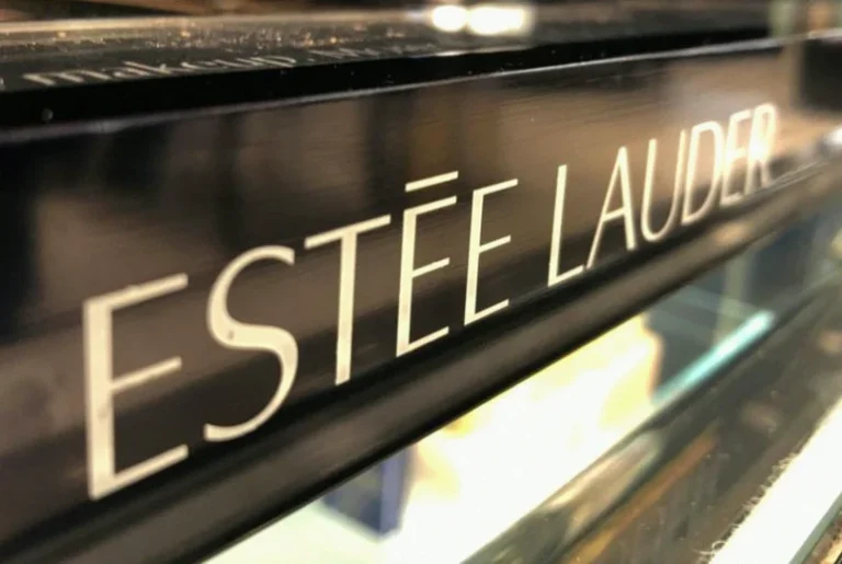 est-lauder-shares-fall-premarket-04db