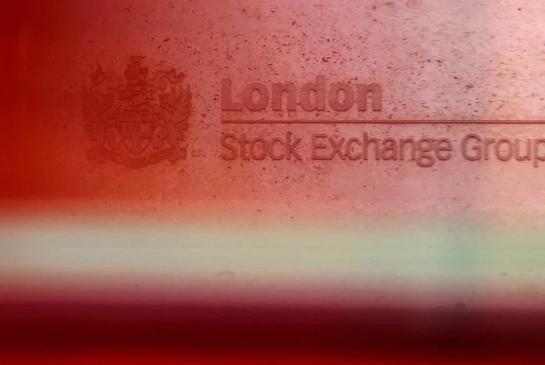 europe-stocks-open-lower-trump-0093