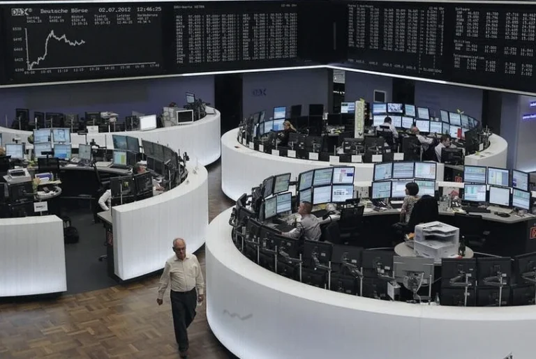 germany-stocks-higher-close-trade-3006