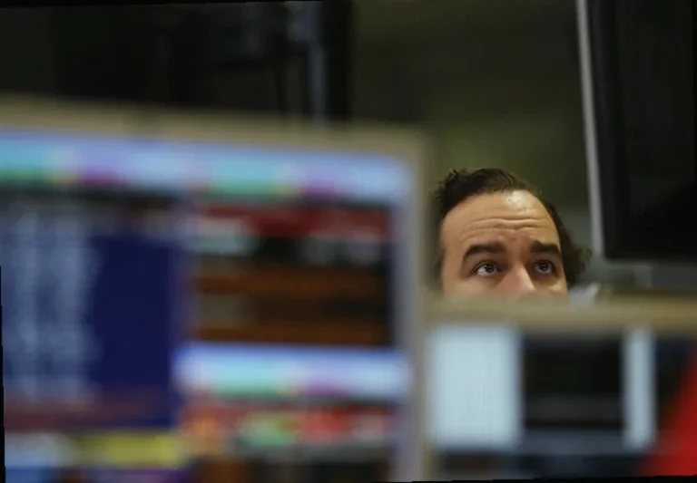 golf-pga-tour-cuts-workforce-148c