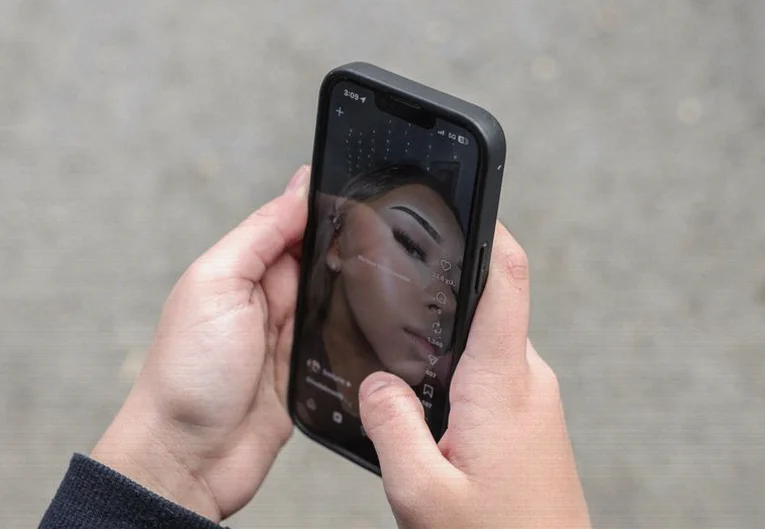 greece-ban-social-media-under-61b7