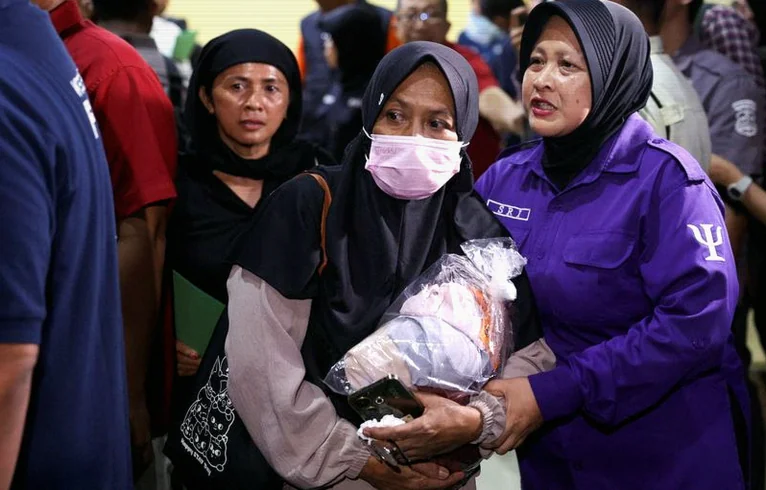 indonesia-commuter-train-crash-toll-9c2a