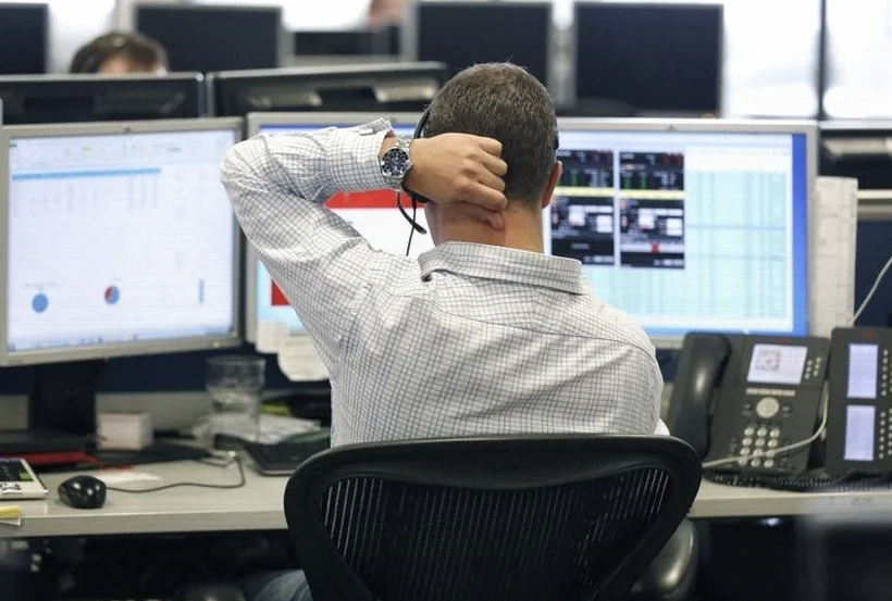 investors-pour-record-funds-china-29b0